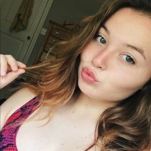 Meet your Posher, Brooke